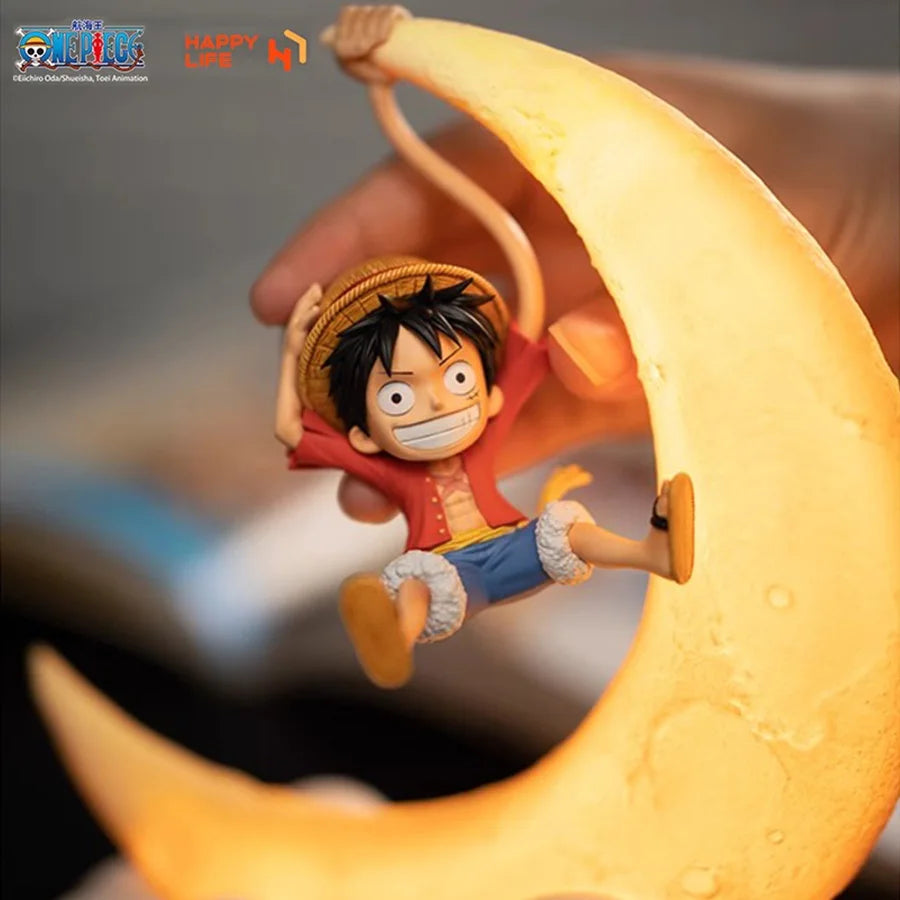 Luffy suspenço na Lua - Universo Mangá