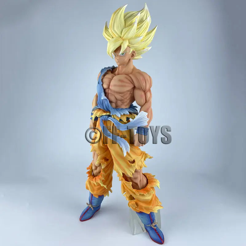 Goku Super Saiyajin 28cm - Universo Mangá